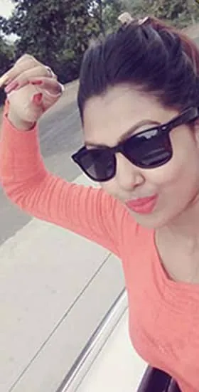 Veena, hot call girl in Mumbai